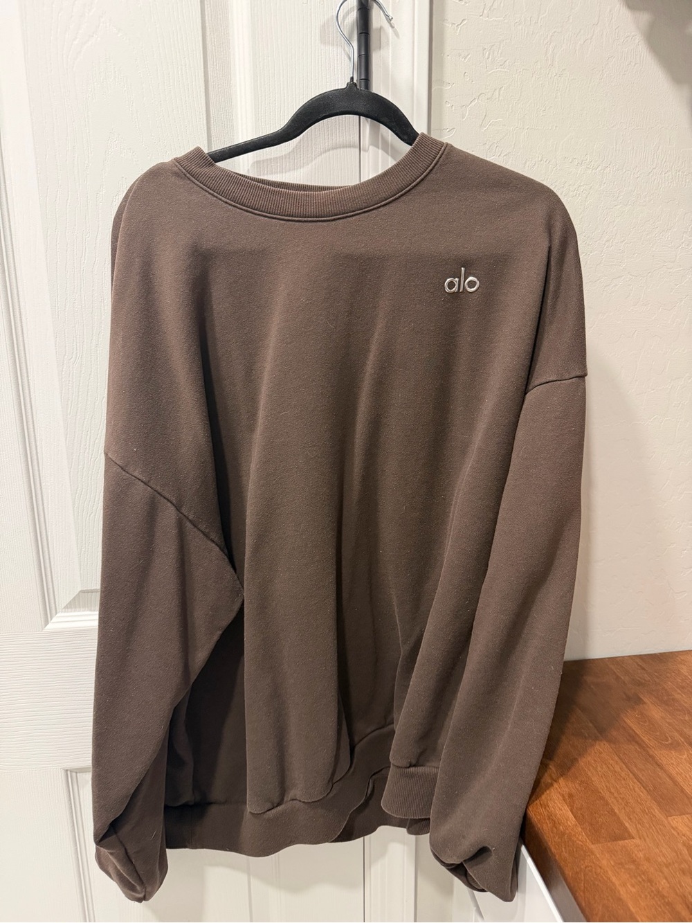 ALO Yoga  Brown Crewneck Sweatshirt XL (no tag)